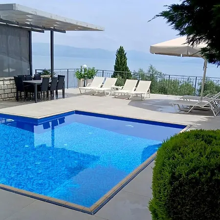 Beata Villa *
